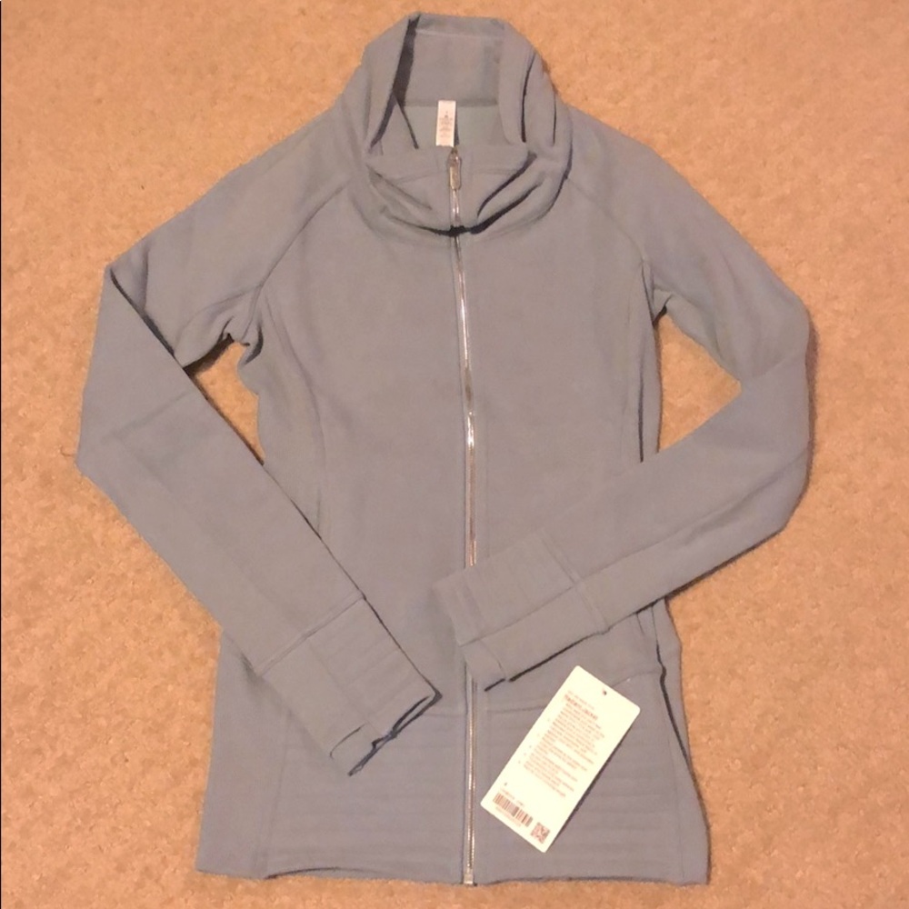 NWT Radiant jacket lululemon blue size 4